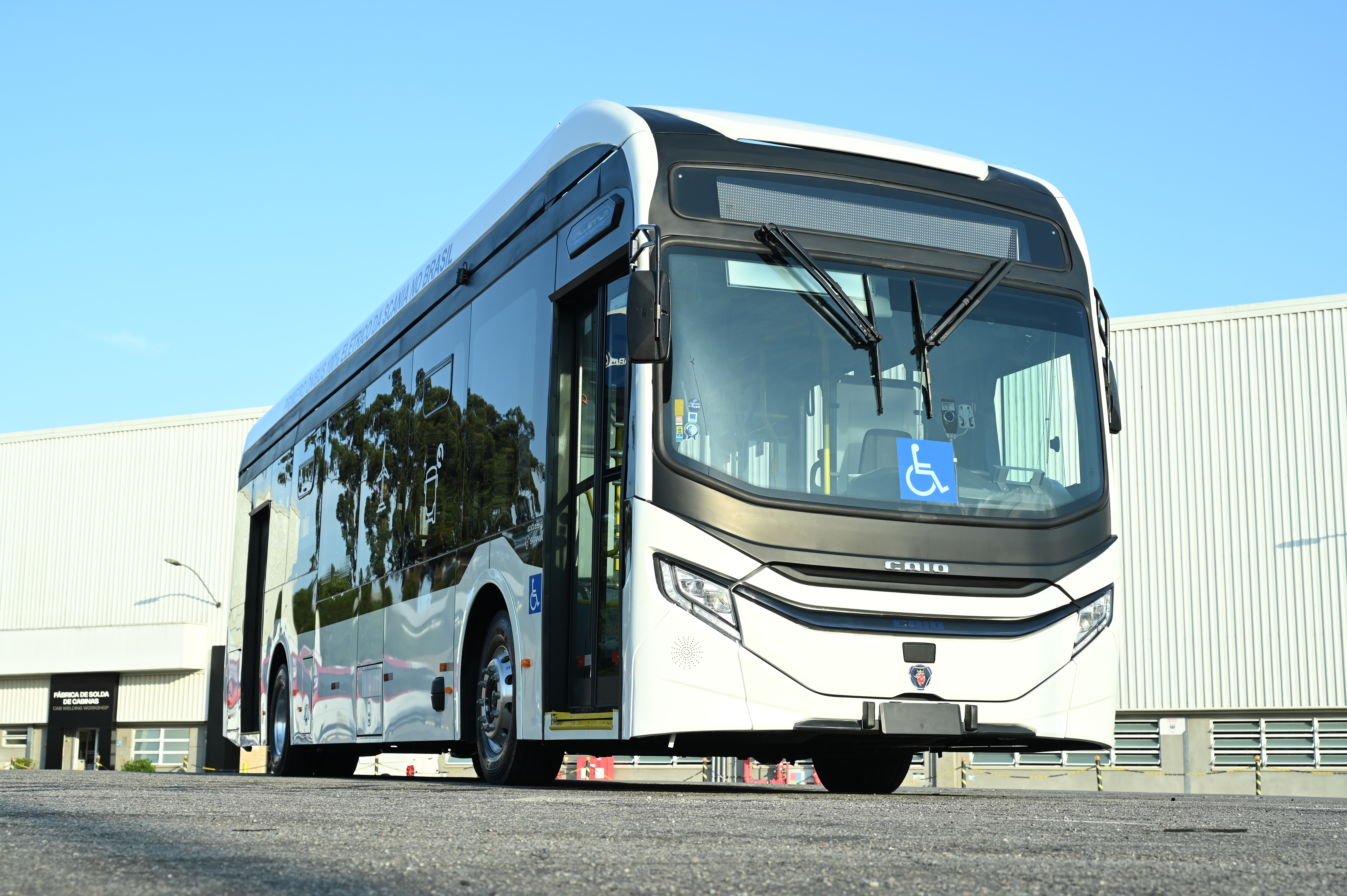 Primeiro ônibus elétrico 100% Scania é lançado no Brasil