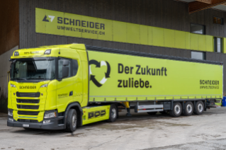 Le nouveau Scania 40 S A4x2 NB dans le parc de véhicules de Schneider Umwelt-service AG à Volketswil.