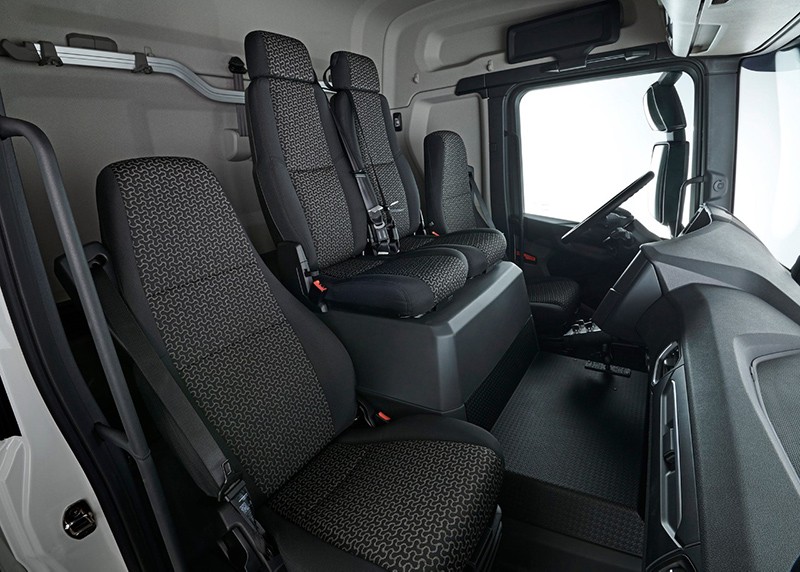 Interiør design Scania L-serie. Yderligere ekstra sæder.