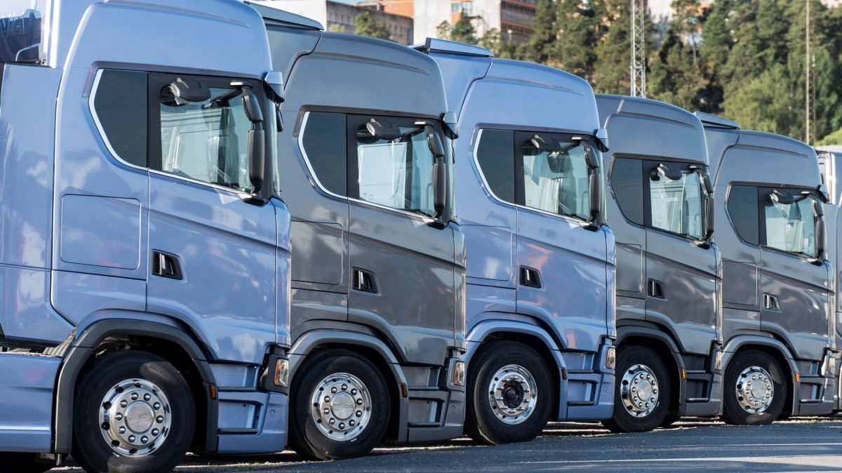 Scania Hyr - brett utbud av lastbilar, visas här på rad